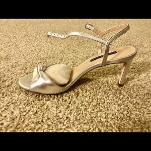 Stuart Weirtzman silver size 8 Gloria 80mm Sandals